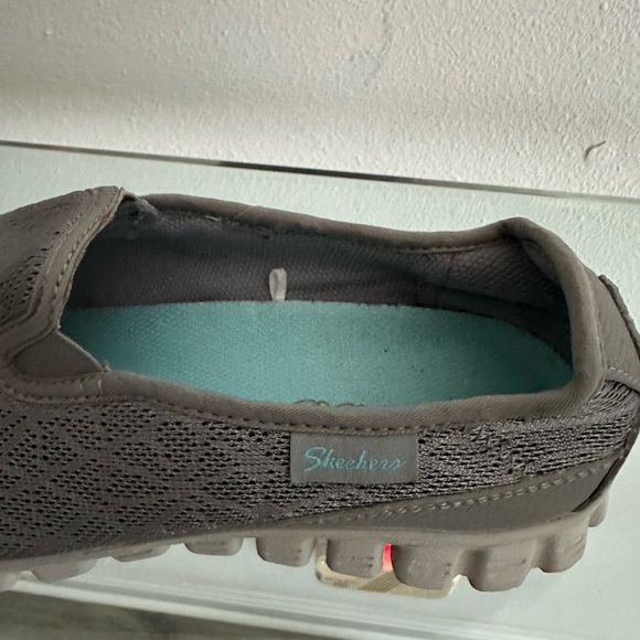 Skechers Women’s Gray Slip-On Loafers - Picture 5 of 6